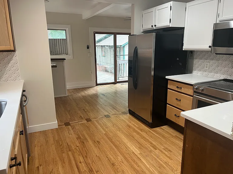607 Stover St — Photo 4