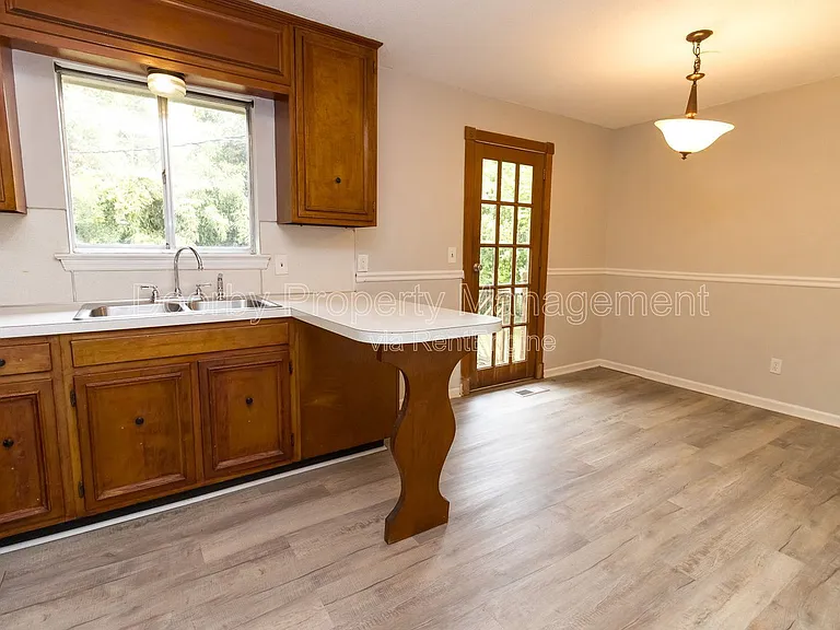 7205 Sterling Rd — Photo 5