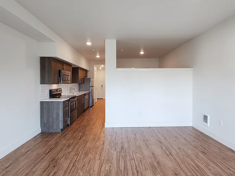 Dunn Motors Apartments — Photo 46