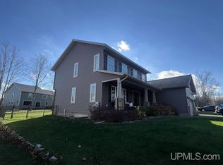 713 Horizons Dr, Marquette, MI 49855