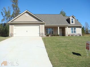 102 Fuller Ct, Grantville, GA 30220