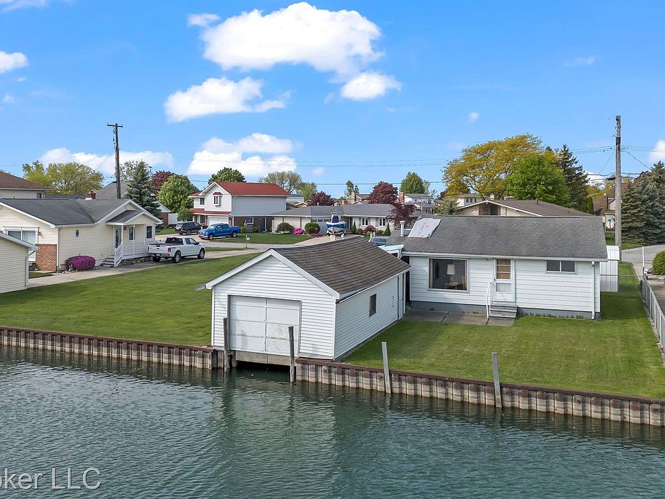 1st image of 6486 Marina Dr