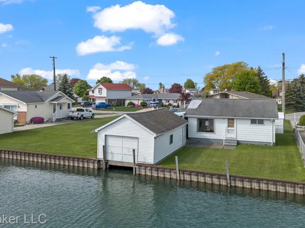 6486 Marina Dr, Algonac, MI 48001