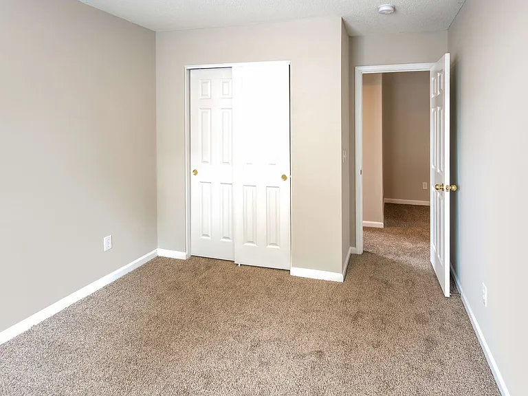 300 Slow Mill Dr — Photo 12
