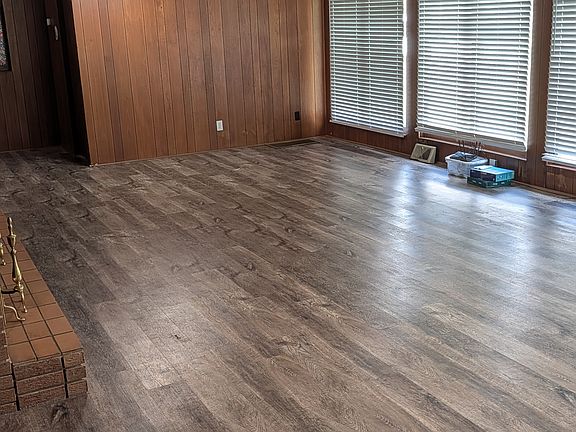 2nd image of 840B Main St