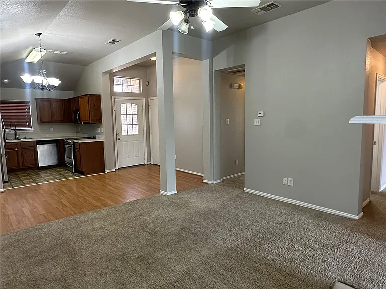 529 Port Allen Dr — Photo 2
