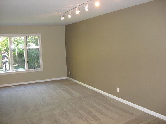5th image of 5865 Castano Dr