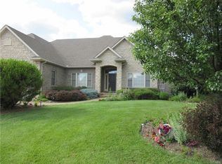 8827 Winston Farm Ln, Dayton, OH 45458
