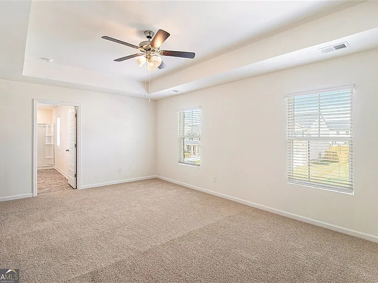 568 Whitman Ln — Photo 28