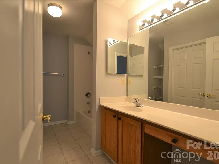 8035 Sultana Cir — Photo 29