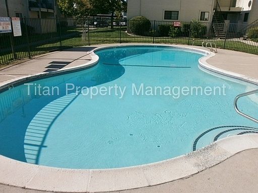 3rd image of 7445 Auburn Oaks Ct APT L