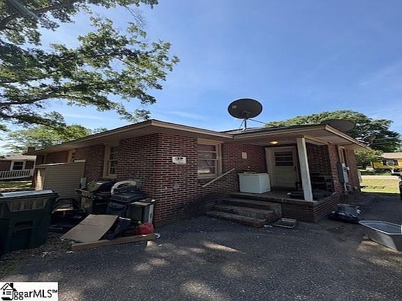 2nd image of 3315 Berry Ln