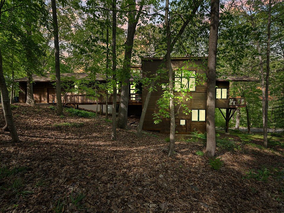 1st image of 240 Indian River Pl