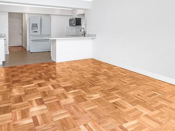2nd image of 3215 Arlington Ave APT 2F