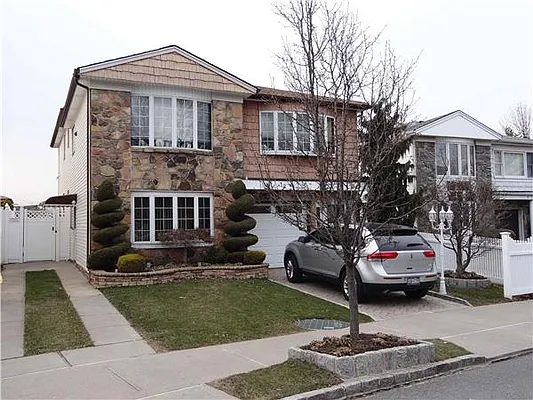 Rented by R New York | media 3