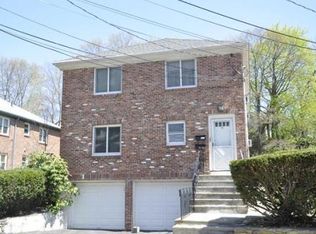 32 Shaw St, West Roxbury, MA 02132