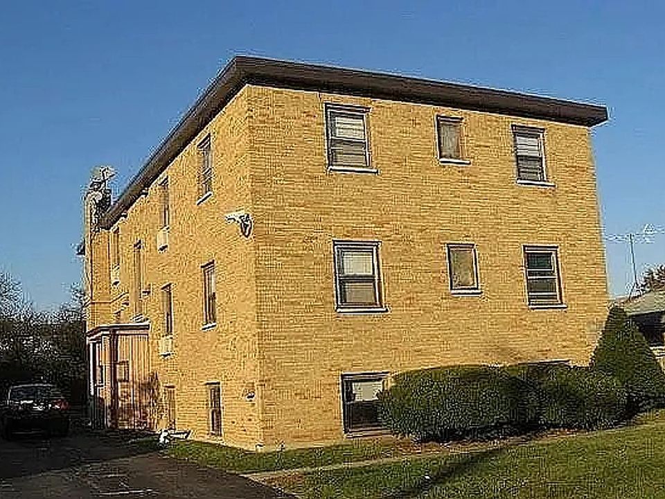 1st image of 2626 W Cornelia Ave APT 4