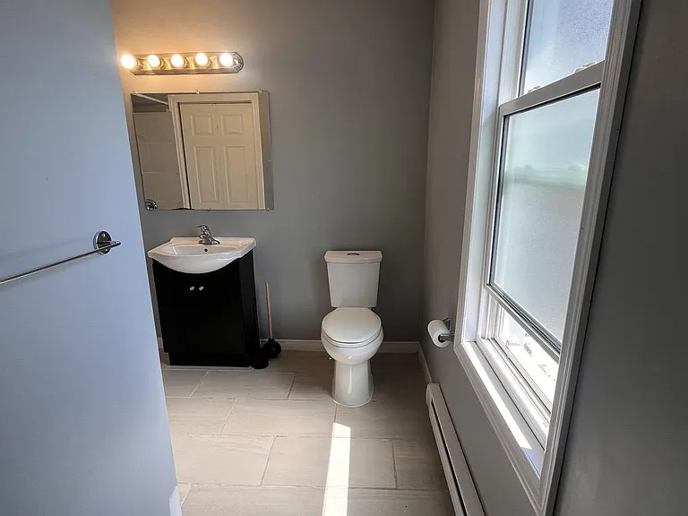 353 Frood Rd #2 — Photo 12