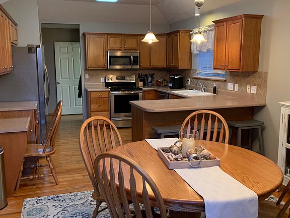 5th image of 6309 Gabrielle Dr