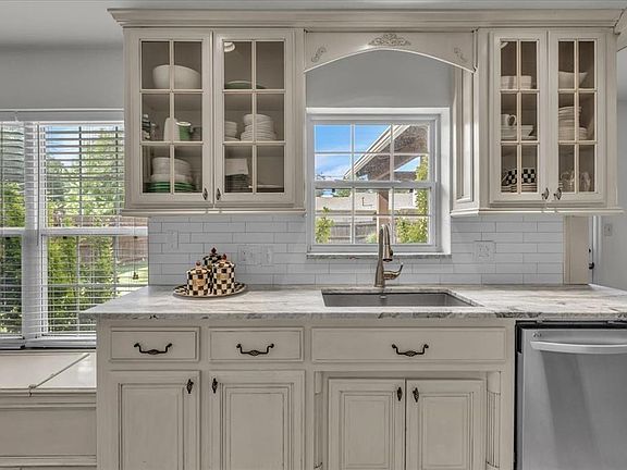4th image of 1309 Brighton Ave