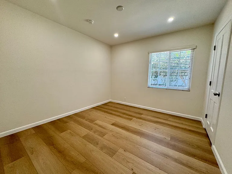 16512 Dearborn St — Photo 16