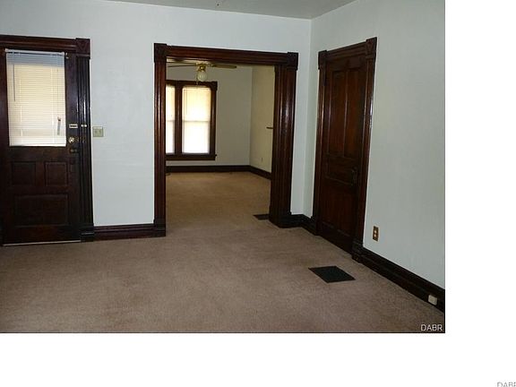 5th image of 705 Nordale Ave