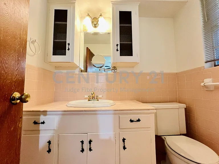 8715 Labron Ave — Photo 7