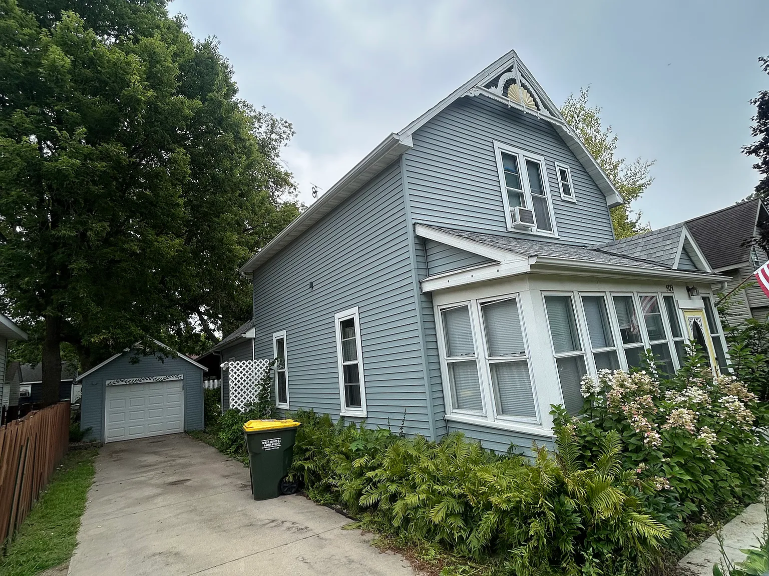 3 bed, 1168 sqft, $1,425 — Photo 1