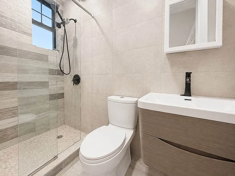 302 Linden St #3 — Photo 9