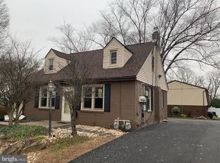 1017 N York Rd, Willow Grove, PA 19090