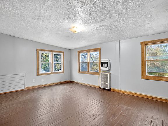 5th image of 4265 E 128th St #2