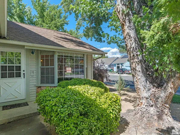 1290 Kendal Ct, Sparks, NV 89434