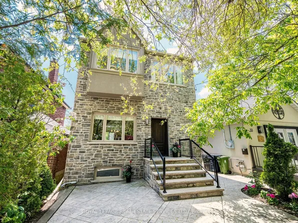 31 James St, Toronto, ON M8W 1L1
