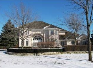 1151 Sir William Ln, Lake Forest, IL 60045