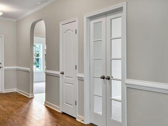 1929 Pine Cone Lane-4 Compressed
