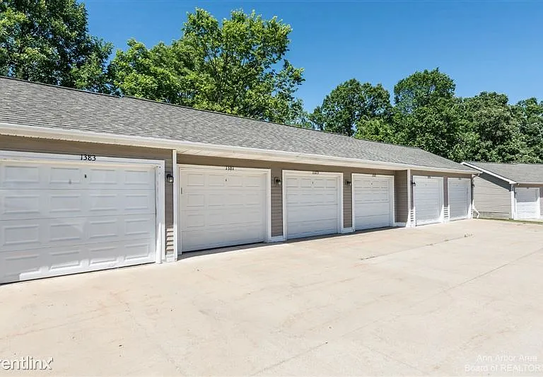 1381 Millbrook Trl #1 — Photo 16