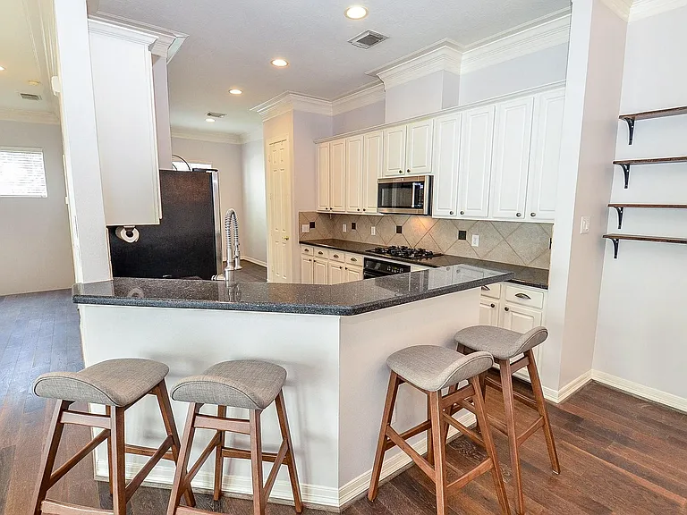 5208 Blossom St #5 — Photo 12