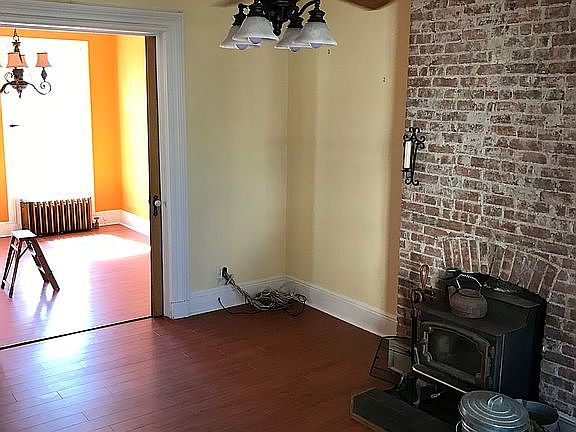 5th image of 131 Cedar Hill Ave