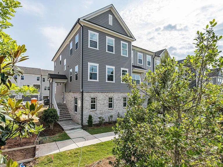 414 Clementine Dr #29 — Photo 1