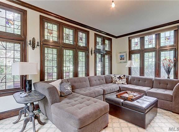 5th image of 63 Whitehall Blvd