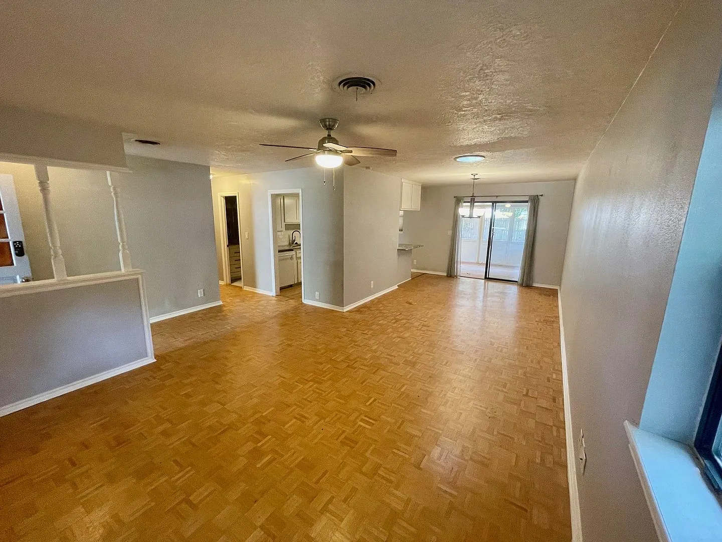 Remodeled Home On A Quiet Street Just One Mile West Of Ou Campus! — Photo 2