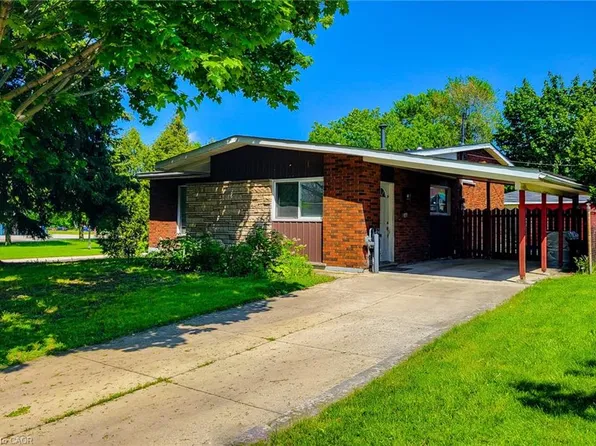 1 Vera Ct, Hamilton, ON L8K 4G7