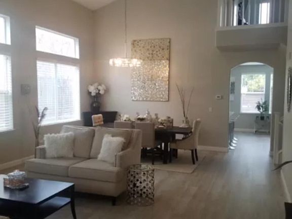 3rd image of 1023 Canyon Oaks Dr