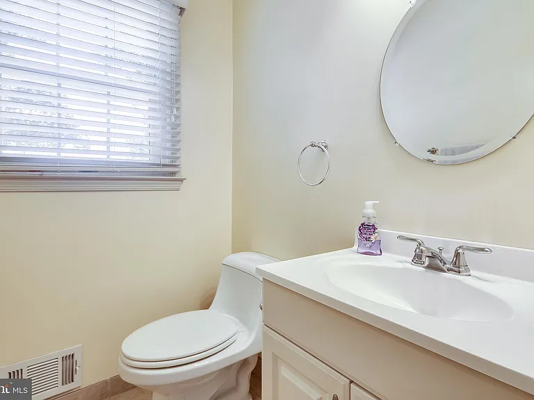 6 Rippling Brook Ct — Photo 11