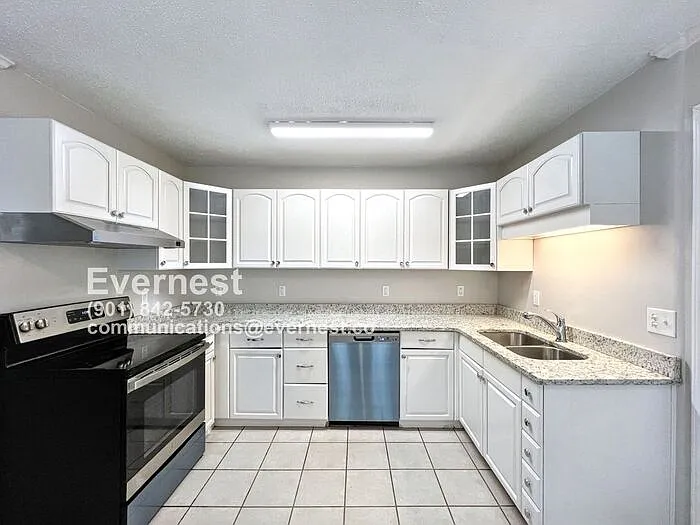 4508 Berrypick Ln S — Photo 3