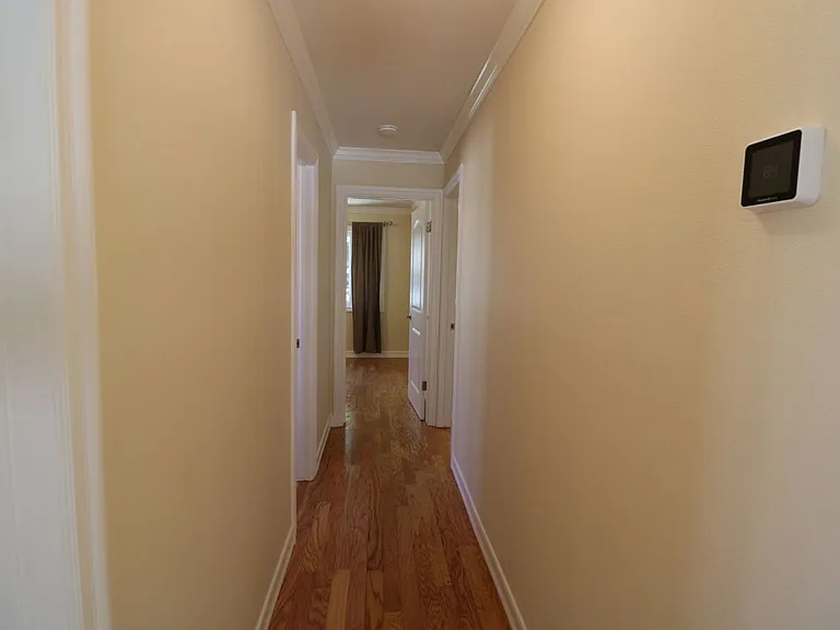 22325 Wyandotte St — Photo 15