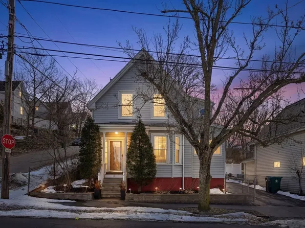 81 Glenwood St, Lynn, MA 01902