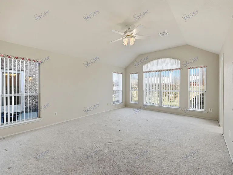 2229 White Rock Ln — Photo 10