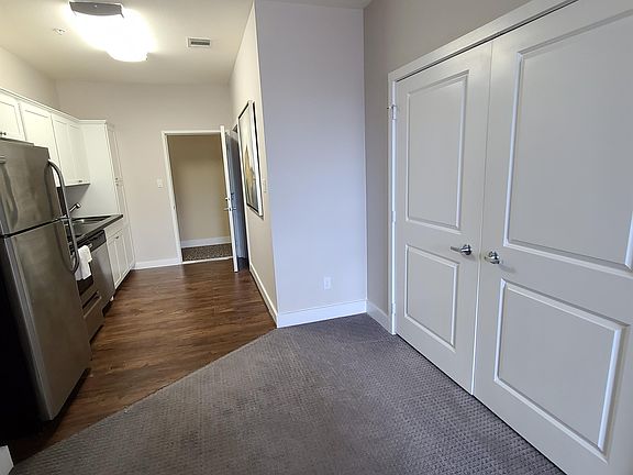 5th image of 322 W Main St #201