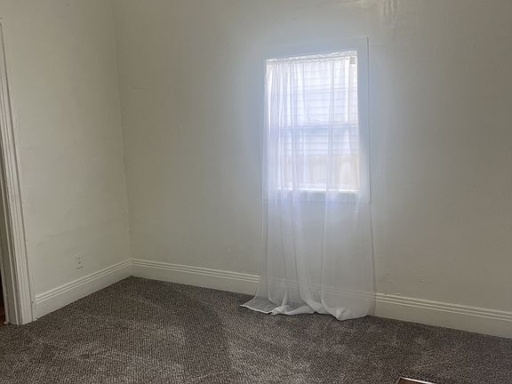 3rd image of 117-119 Neal Ave #1